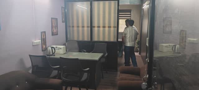Fully furnished 350 sq ft office near Anjali Dairy, Jakhan — Jakhan, Dehradun