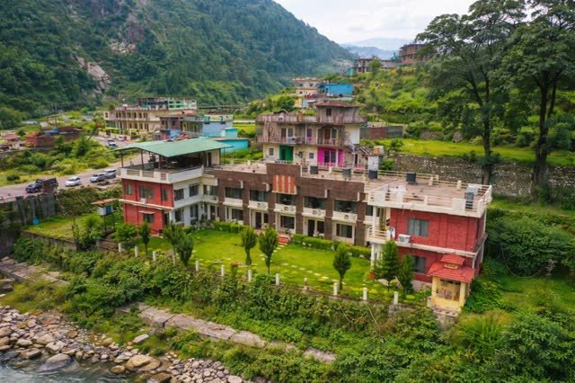 Shiv Parivar Resort: riverside rooms on the Bhagirathi, Uttarkashi — Bhareti Chungi, Uttarkashi