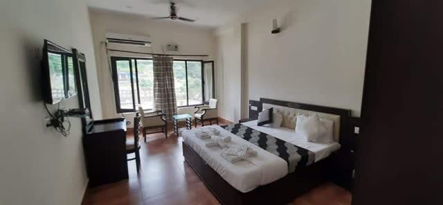 Shiv Parivar Resort: riverside rooms on the Bhagirathi, Uttarkashi — photo 2