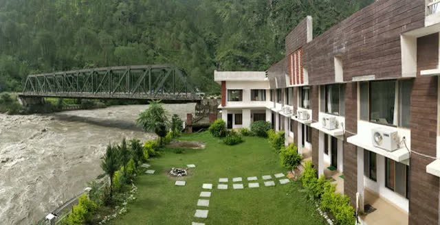 Shiv Parivar Resort: riverside rooms on the Bhagirathi, Uttarkashi — photo 4